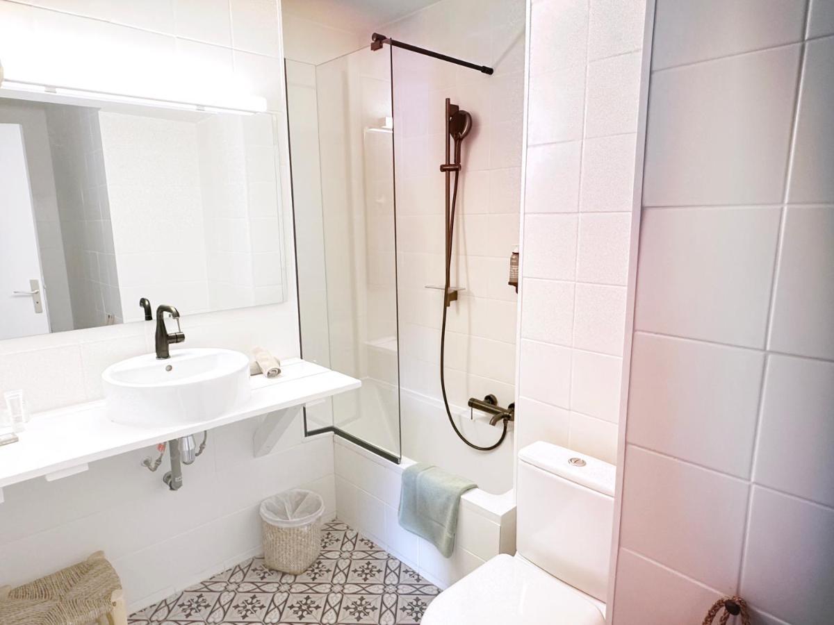 Blanc Sable Hotel Golfe-Juan Room photo