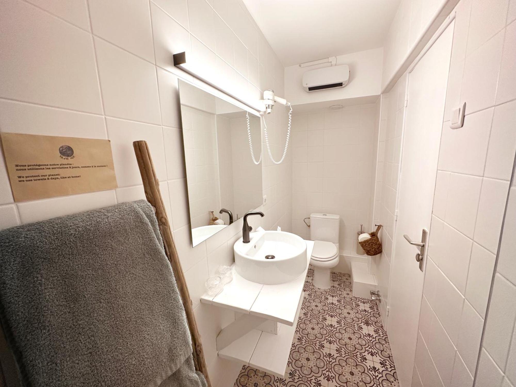 Blanc Sable Hotel Golfe-Juan Room photo